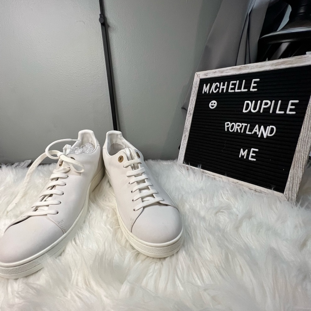 𝅺LOUIS vuitton white sneakers (size 40) check description - Picture 8 of 17